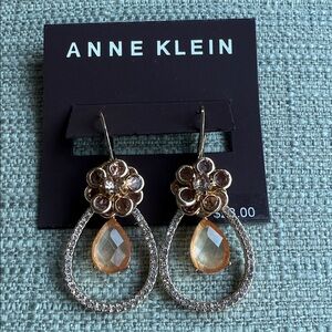 NWT Anne Klein Gold and Peach Floral Earrings